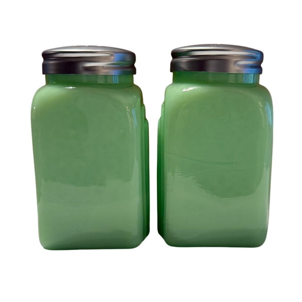 Moon Pie 4" Salt & Pepper Shakers Jadeite Green Glass Reproduction - Picture 3 of 7